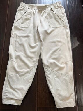 Lululemon Cream Effortless Mid-Rise Pant, size 14